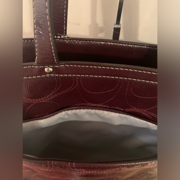 Coach signature Oversized Plum multi pockets tote adjustable shoulder st… - Picture 12 of 16